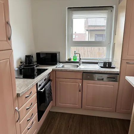 Hyra Living- In Nahe A81 アパート Ilsfeld